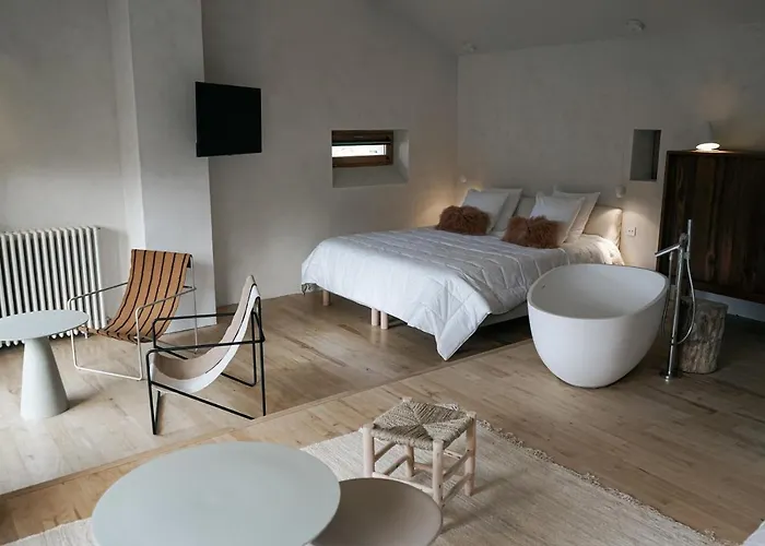 La Maison Des Sources Couette-café